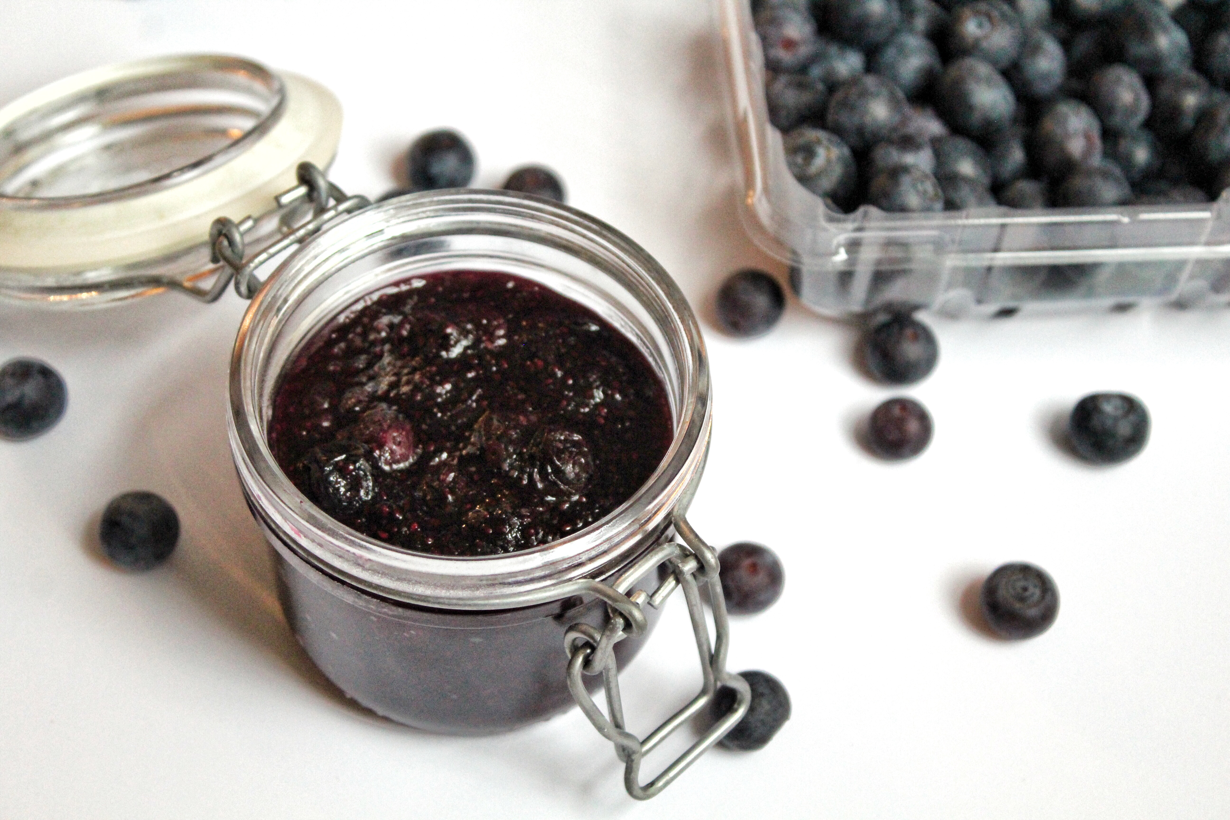 blueberry chia jam